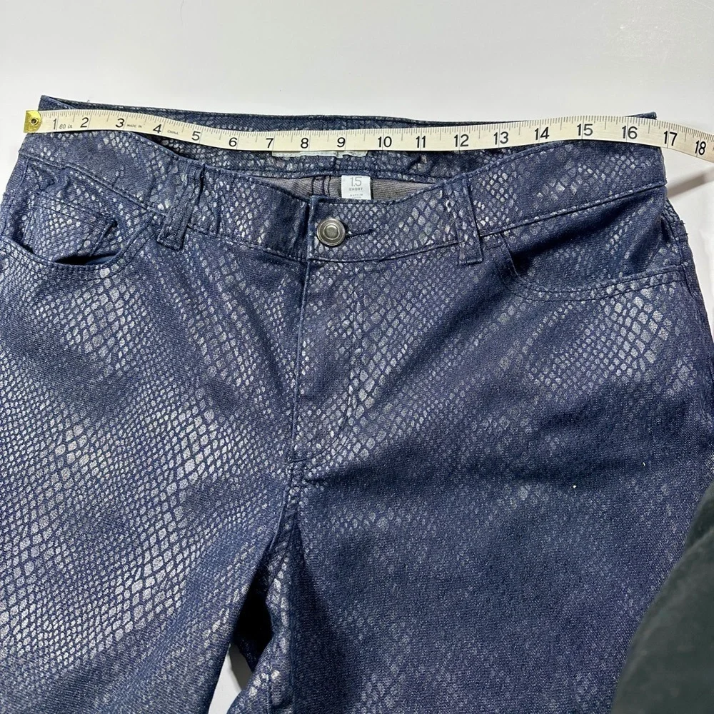 Woman’s Vintage Chicos Platinum Denim Lizard Print Jeans Size 1.5 Short​​ - Picture 4 of 7